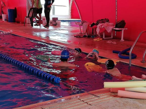 Los vecinos de El Talar disfrutaron de una clase abierta de natación