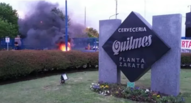 POR LA CRISIS, LA CERVECERÍA QUILMES DESPIDE A CASI LA MITAD DE SUS EMPLEADOS EN ZÁRATE