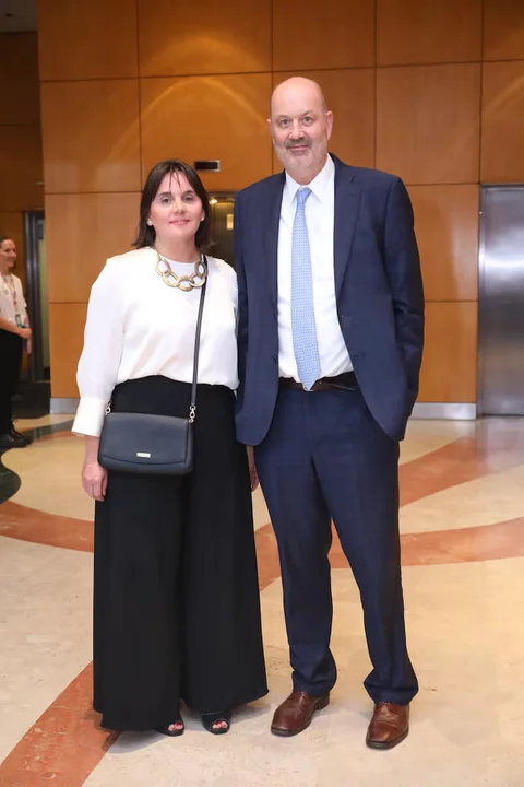 CANCILLERÍA: ADJUDICARON CONTRATO POR $114.044.133 A LA ASOCIACIÓN QUE DIRIGE LA ESPOSA DE STURZENEGGER