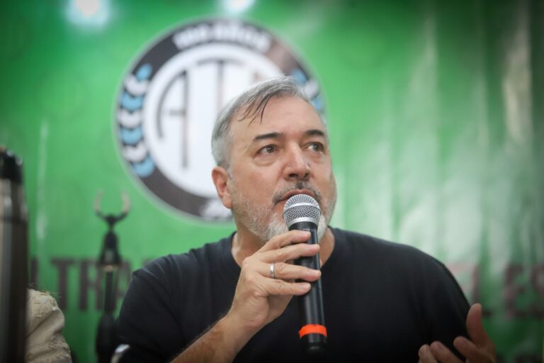 EL GOBIERNO CONVOCÓ A PARITARIAS Y ATE EXIGE RECOMPONER EL 45,3% DEL PODER ADQUISITIVO PERDIDO CON MILEI