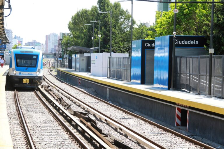 TREN SARMIENTO: RENOVARÁN VÍAS EN TRAMOS PENDIENTES ENTRE ONCE Y MORENO