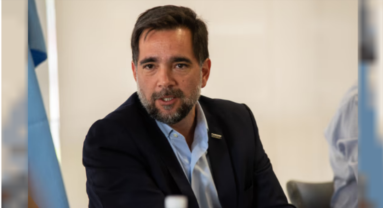 DETUVIERON AL EXTITULAR DEL ORSNA Y DE ARSAT: EN SUS DOMICILIOS HALLARON DROGAS Y MÁS DE USD 2,5 MILLONES