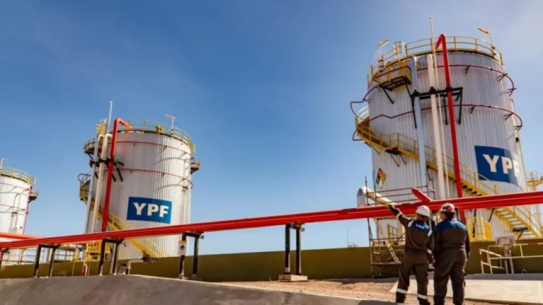 YPF DEFINE ESTA SEMANA SI VUELVE A SUBIR LOS COMBUSTIBLES TRAS 45 DÍAS SIN AJUSTES