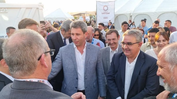 SERGIO UÑAC ANUNCIÓ QUE SERÁ CANDIDATO A PRESIDENTE: “HAY GENTE DE PESO QUE ACOMPAÑA LA DECISIÓN”