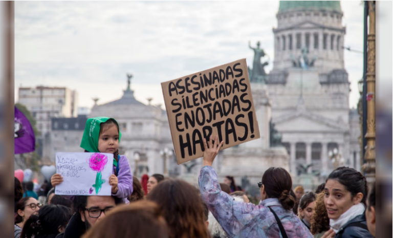 NI UNA MENOS: A 11 AÑOS, SE REALIZA UNA MARCHA EN EL CONGRESO
