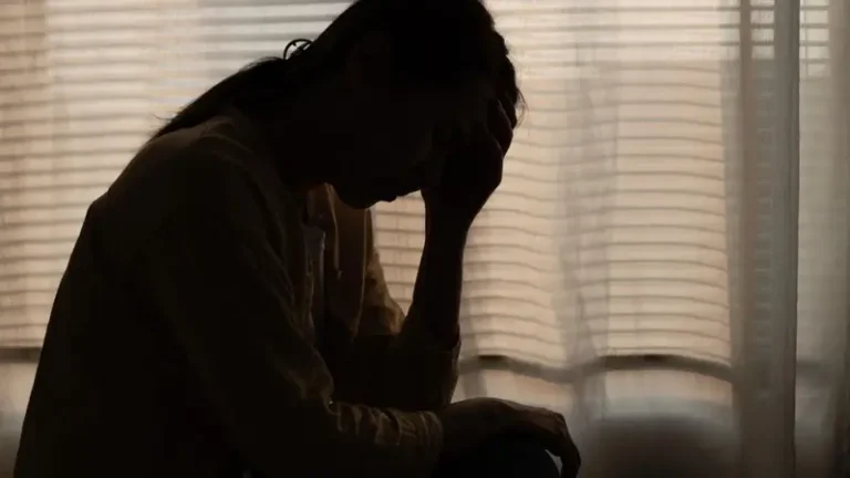SE MULTIPLICAN LOS SUICIDIOS Y MILEI AJUSTA EN SALUD MENTAL