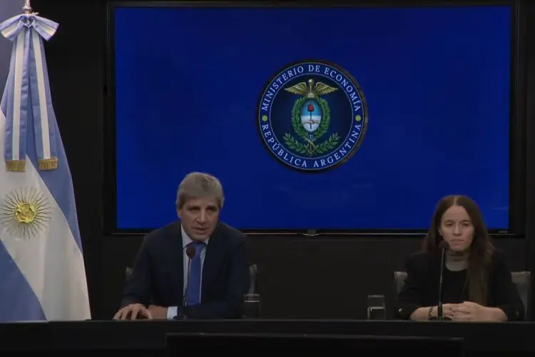 CAPUTO RELANZA LA INOCENCIA FISCAL CON CAMBIOS PARA VER SI CONSIGUE CONVENCER A QUIENES ATESORAN DÓLARES