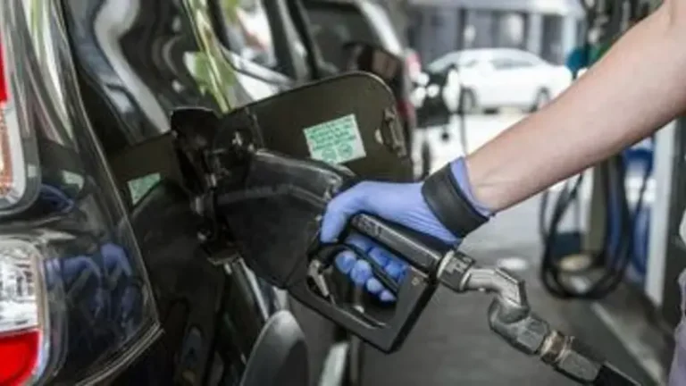 DESCUENTOS EN NAFTA PARA AGOSTO 2026: CÓMO AHORRAR EN COMBUSTIBLE ESTE MES