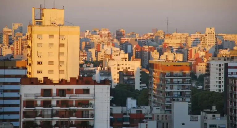 ALQUILERES EN CABA: CUÁNTO CUESTA UN DOS AMBIENTES Y CUÁLES SON LOS BARRIOS MÁS BARATOS