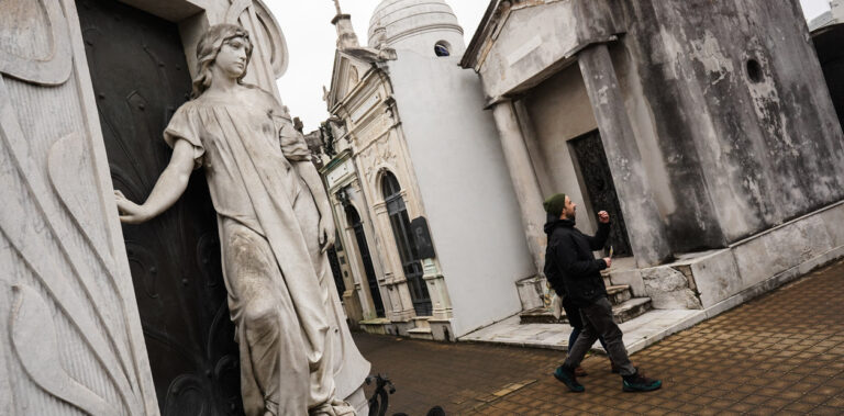 LA CIUDAD DIO DE BAJA EL PROYECTO DE HACER UN GIFT SHOP Y CAFÉ EN EL CEMENTERIO DE LA RECOLETA