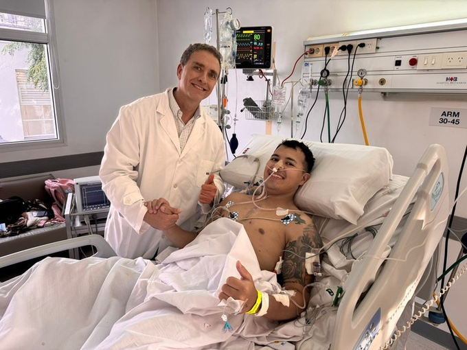 OPERA LA CIRUGÍA MÁS COMPLEJA DEL MUNDO Y ES EL ÚNICO MÉDICO QUE LA HACE EN UN HOSPITAL PÚBLICO ARGENTINO