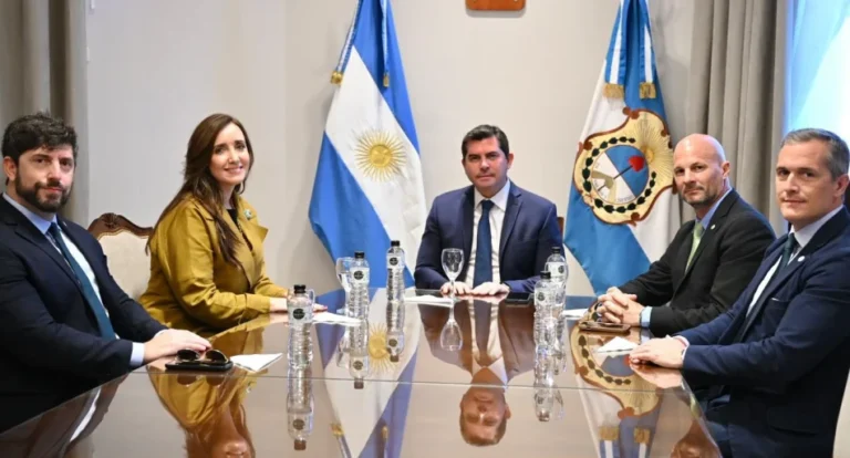 VILLARRUEL ACELERA SU ARMADO FEDERAL Y AGIGANTA LA DISTANCIA CON MILEI: GOBERNADORES, INDUSTRIA Y LO QUE VIENE EN 2027